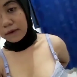 Mbak Hesti Rekam Bogel Colmek Buat Ayank