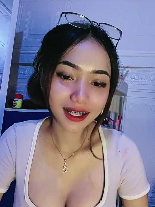 Amelia Gadis Manis Payudara Montok