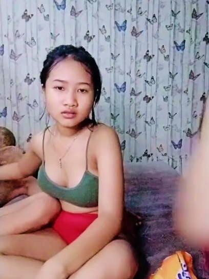 Anya Remaja Cantik Pesta Seks Sambil Live