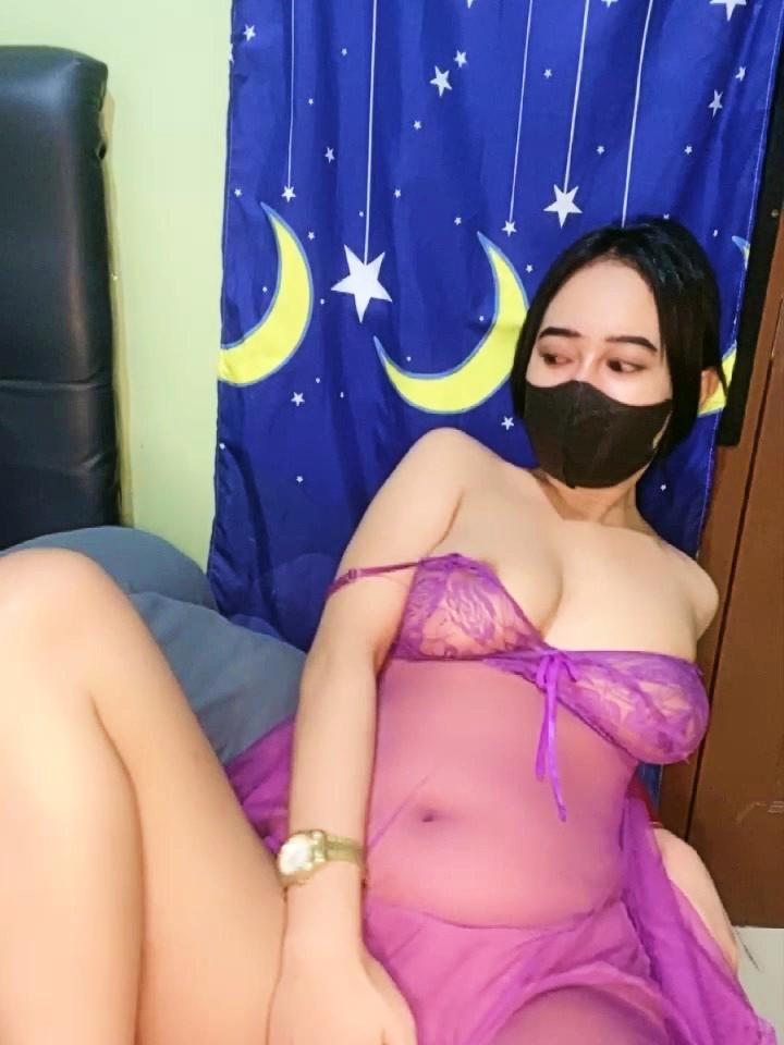 Arum Remas Buah Dada Ngangkang Elus Meki