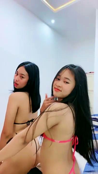 Chia Telanjang Show Toge Kenyal