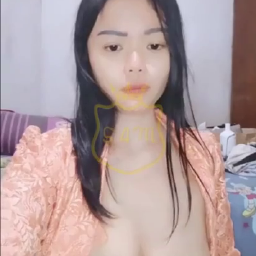 Quinzha Toket Rayud Omek Lepaskan Pakaian