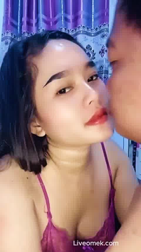 Hera Gemoy Show Ngewe Mesra Sama Suami