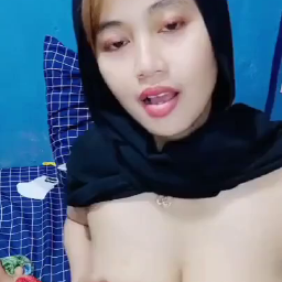 Tumben Mbak Tia Pake Krudung Dikocokin Mekinya