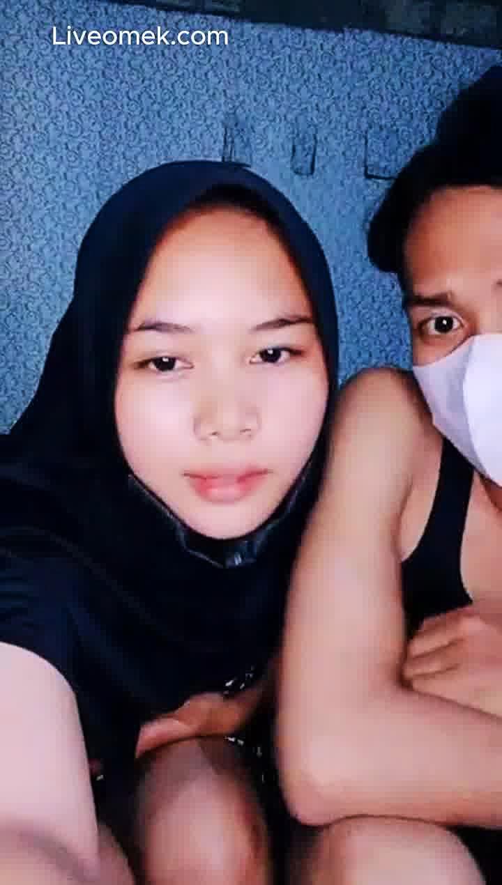 Live Pasutri Jilbab Hitam Ngewe Enak Sayang