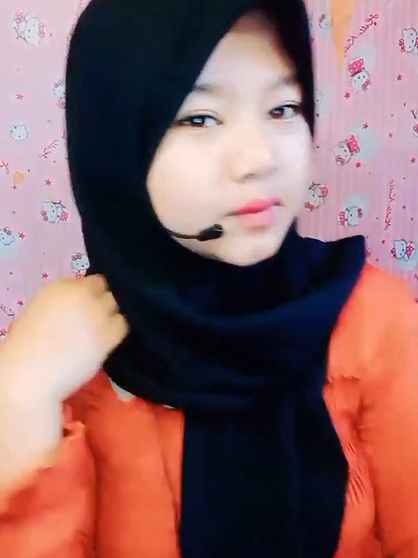 Live Nakal Mora Abg Jilbab Pamer Lobang Itil