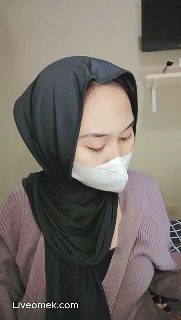 Puput Jilbab Hitam Live Nakal Pamer Daleman