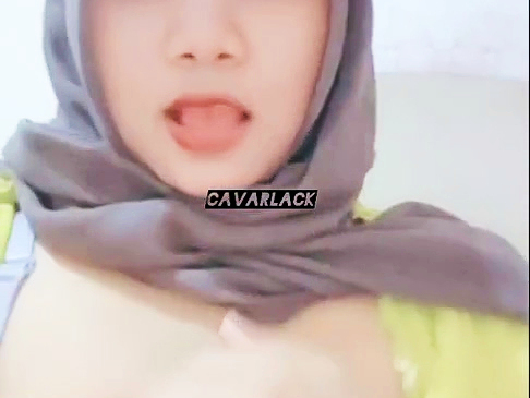 Renaa Wanita Hijab Nakal Pamer Toket Dream