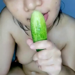 Tante Naraya Colok Memek Sampai Basah