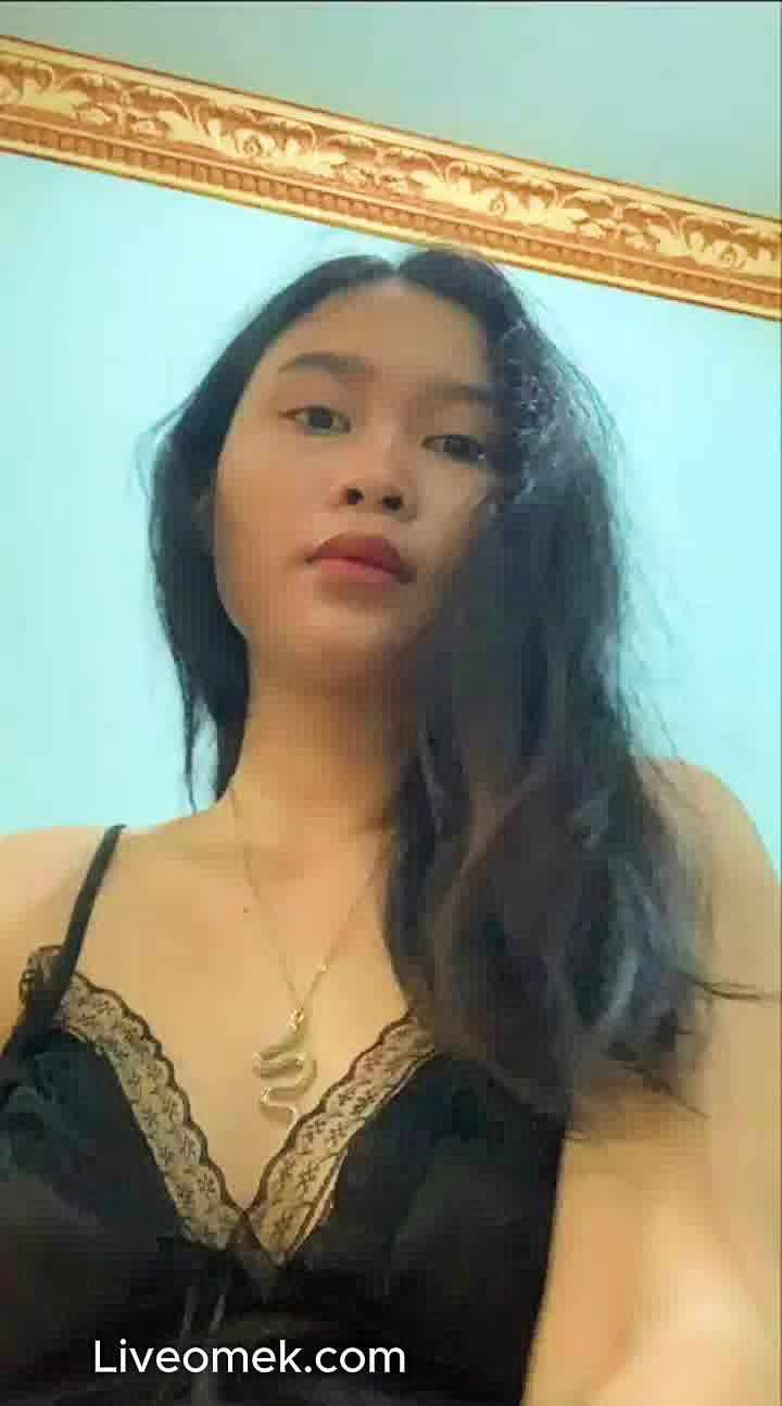 Wanda Janda Cantik Omek Sebelum Tidur Ngebokep