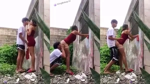 Cari Kesempatan Ngewe Mantan Sambil Berdiri