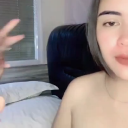 Live Duo Lesbi Clara Gantian Colok Memek